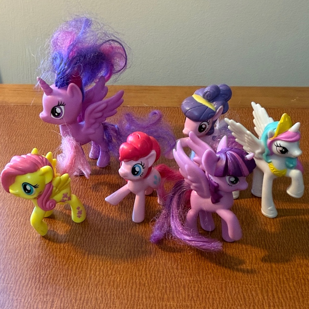 My Little Pony Mini Figures - Purple, Pink, Yellow, White, Red‎ McDonalds